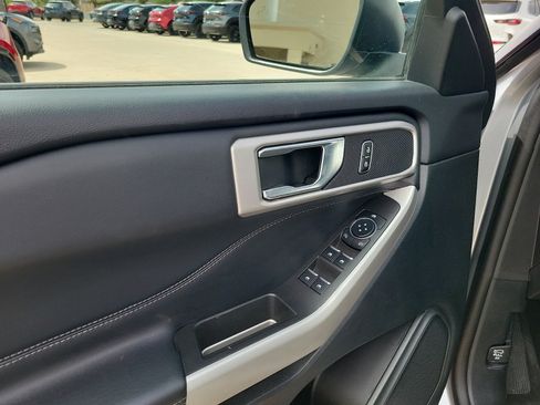 Used 2024 Ford Explorer XLT w/ Equipment Group 202A RWD image 15