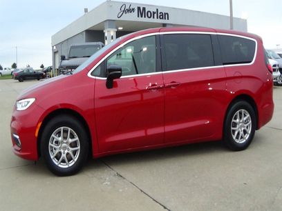 Certified 2025 Chrysler Pacifica Select