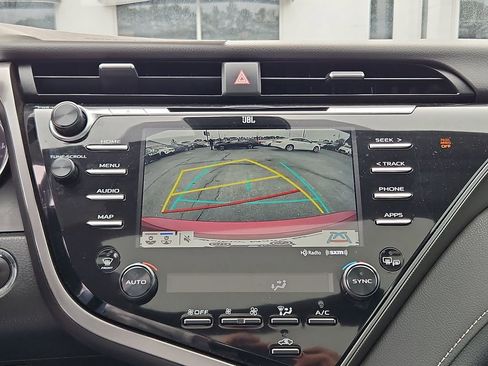 Used 2019 Toyota Camry XSE image 18