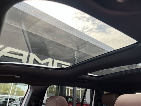 Certified 2025 Mercedes-Benz GLB 250 image 21