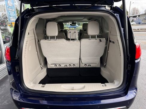 Used 2017 Chrysler Pacifica Limited image 10