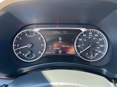 Used 2024 Nissan Sentra SV FWD image 10
