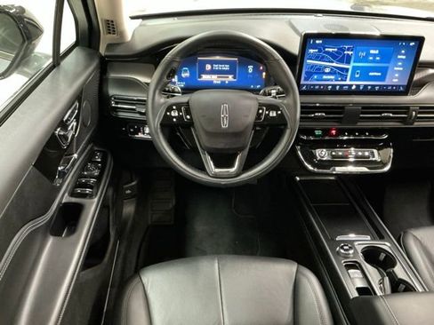 Used 2024 Lincoln Corsair Reserve image 10