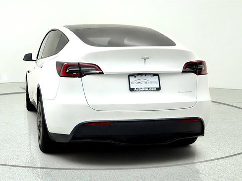 Used 2025 Tesla Model Y Long Range AWD/4WD image 6