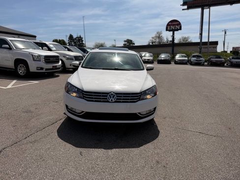 Used 2014 Volkswagen Passat TDI SE image 3