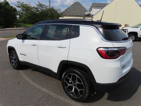 Used 2025 Jeep Compass Limited AWD/4WD image 11
