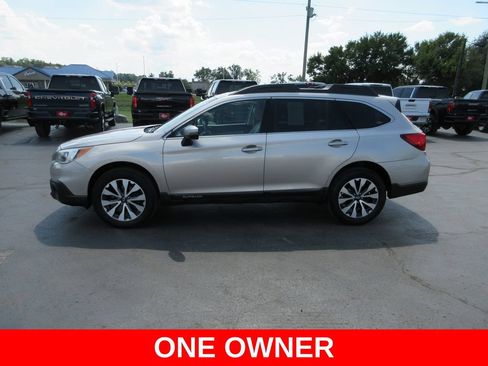 Used 2017 Subaru Outback 3.6R Limited AWD/4WD image 10