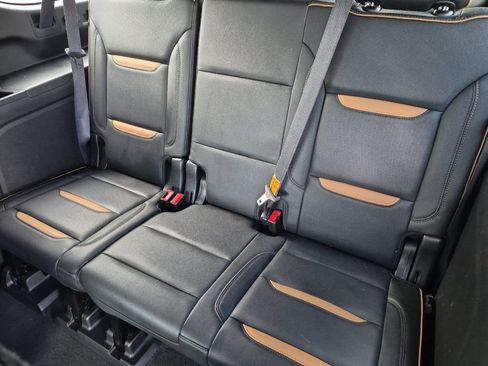 Used 2021 GMC Yukon XL AT4 w/ AT4 Premium Plus Package AWD/4WD image 15
