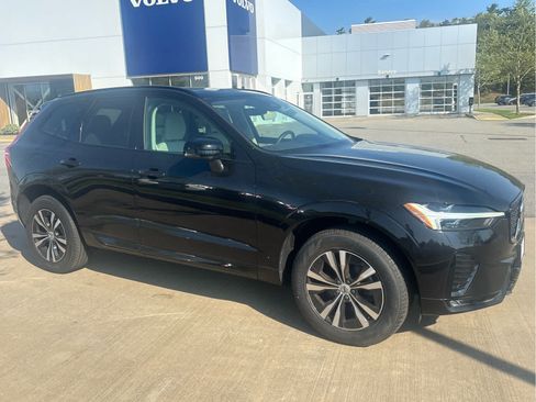Used 2024 Volvo XC60 B5 Core w/ Climate Package AWD/4WD image 43