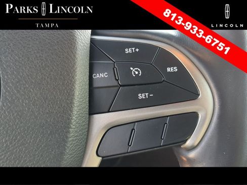 Used 2019 Jeep Grand Cherokee Limited w/ Luxury Group II AWD/4WD image 30