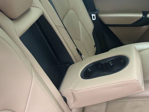 Used 2014 Porsche Cayenne Platinum Edition AWD/4WD image 50