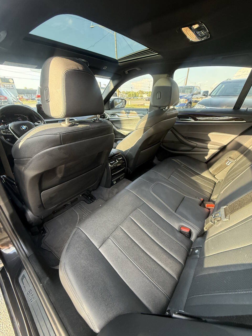 Used 2021 BMW 530i xDrive w/ Convenience Package AWD/4WD image 32