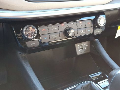 New 2026 Jeep Compass Limited AWD/4WD image 11