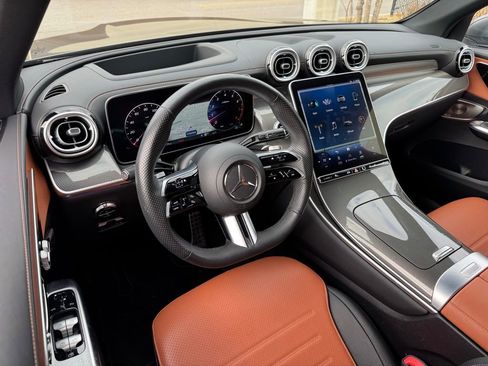 Used 2023 Mercedes-Benz GLC 300 GLC 300 image 18