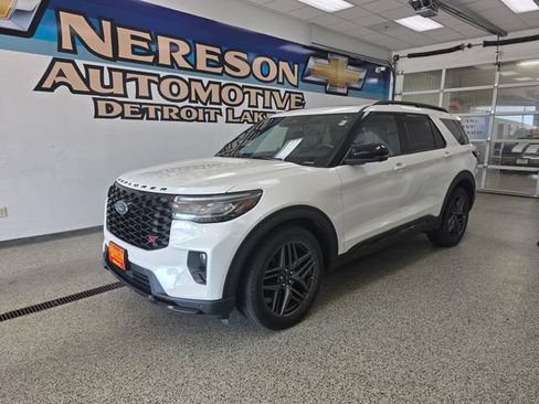 Used 2025 Ford Explorer ST AWD/4WD image 1