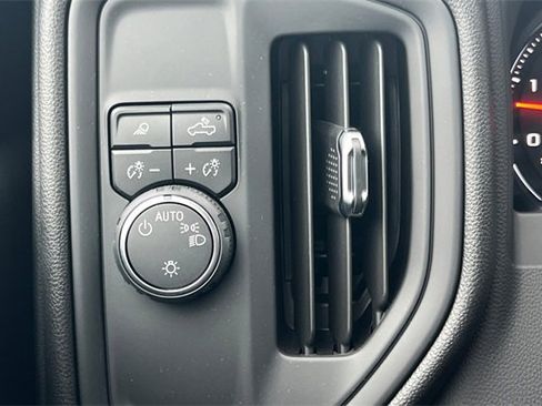 Used 2025 Chevrolet Silverado 2500 Custom w/ Custom Value Package image 34