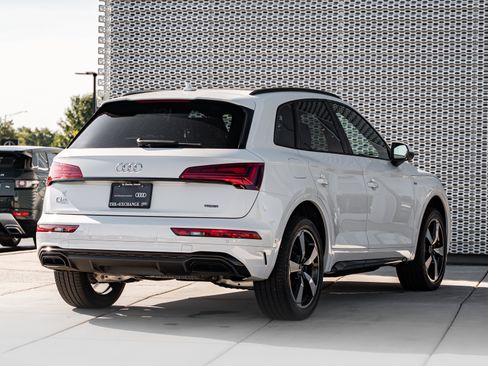 Certified 2023 Audi Q5 2.0T Prestige w/ Prestige Package AWD/4WD image 4