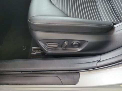 Used 2024 Toyota Camry SE image 23