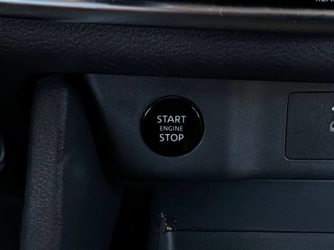 Used 2025 Nissan Rogue SV FWD image 28