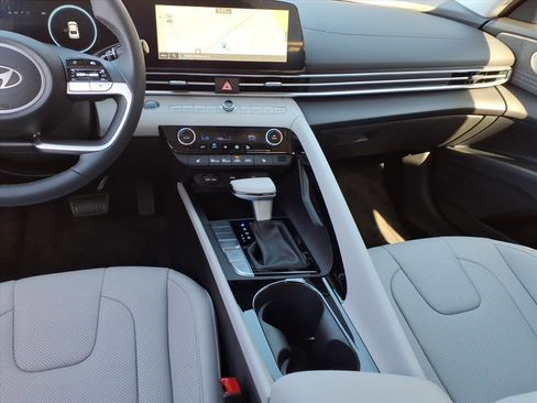 New 2026 Hyundai Elantra Limited image 29