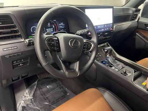 Certified 2026 Lexus GX 550 w/ Accessory Package (31) AWD/4WD image 16