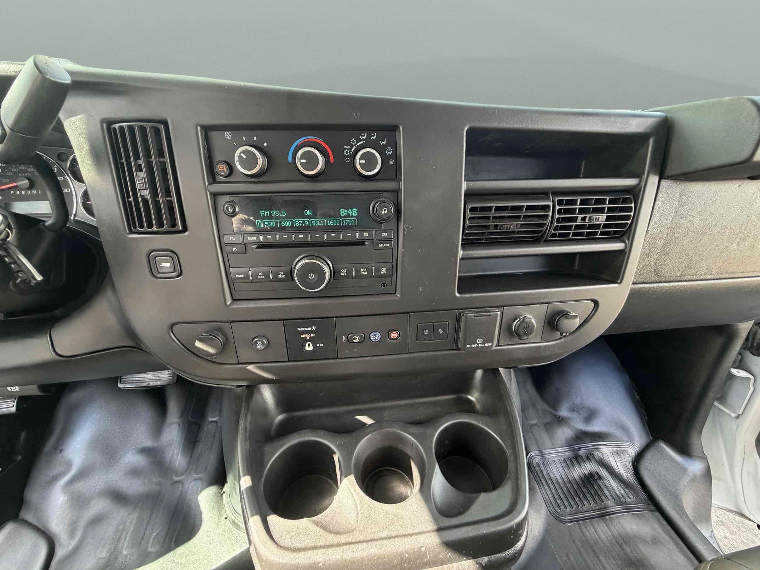 Used 2020 Chevrolet Express 3500 Extended w/ Driver Convenience Package RWD image 17