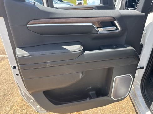 Used 2023 Chevrolet Silverado 1500 High Country w/ Technology Package image 10