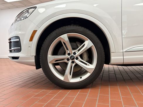 Used 2019 Audi Q7 3.0T Prestige image 12