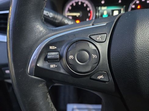 Used 2019 Buick Enclave Essence image 18