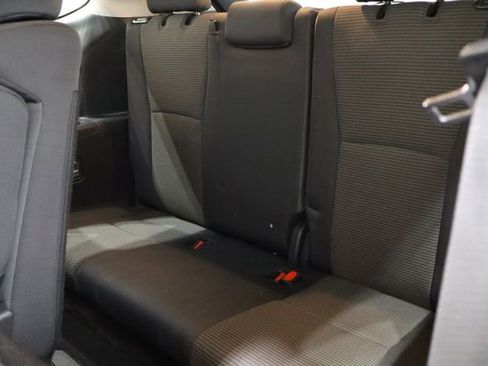 Used 2024 Toyota Highlander LE image 13
