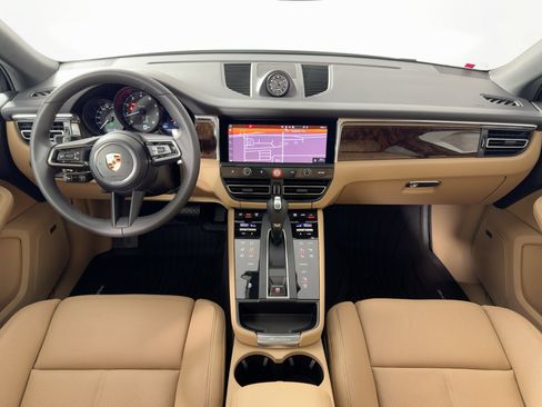 Certified 2026 Porsche Macan AWD/4WD image 16