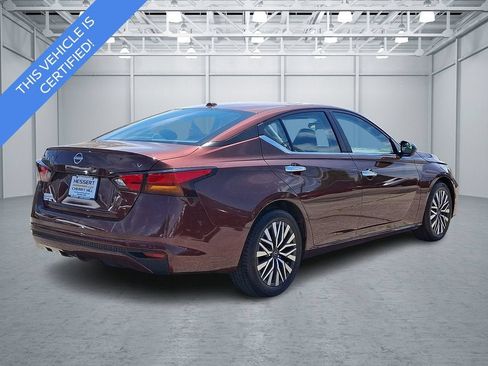 Used 2024 Nissan Altima 2.5 SV FWD image 5