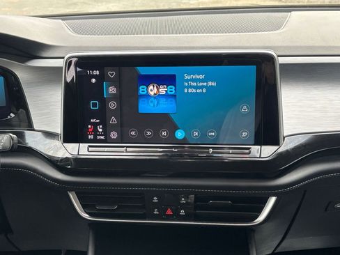 Used 2025 Volkswagen Atlas Cross Sport SE image 18