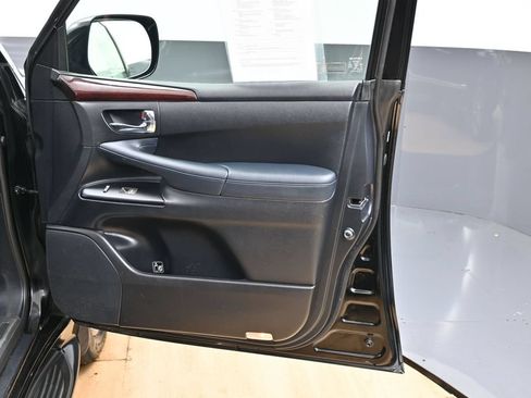 Used 2013 Lexus LX 570 4WD image 37