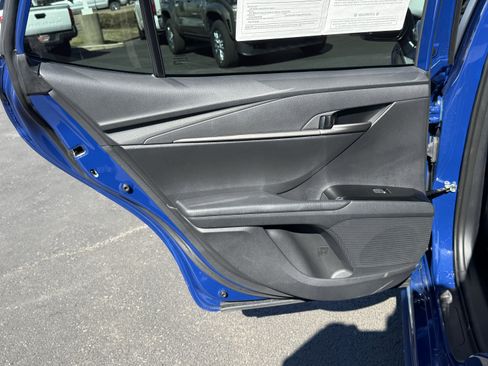 Used 2025 Toyota Camry SE w/ Convenience Package image 31