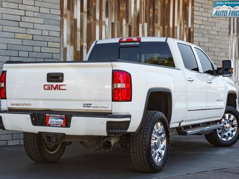 Used 2018 GMC Sierra 2500 Denali w/ Duramax Plus Package image 7