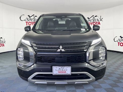 Used 2024 Mitsubishi Outlander SE image 2