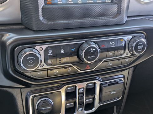 Used 2022 Jeep Gladiator Sport AWD/4WD image 24