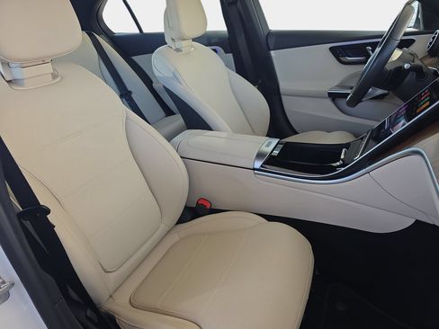 Used 2025 Mercedes-Benz C 300 Sedan image 10