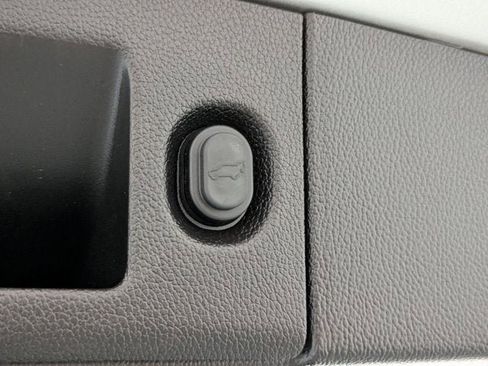 Used 2016 GMC Yukon XL Denali w/ Open Road Package image 35