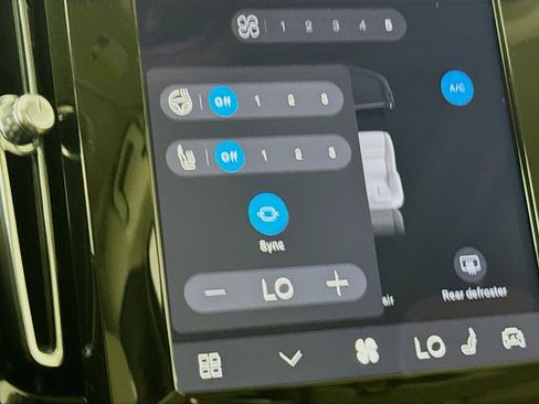 Used 2026 Volvo XC40 B5 Plus w/ Protection Package Premier image 20