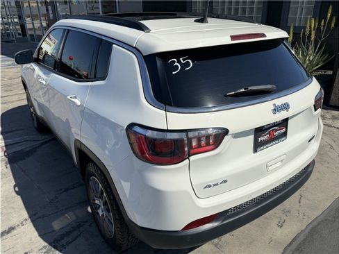 Used 2020 Jeep Compass Latitude AWD/4WD image 10