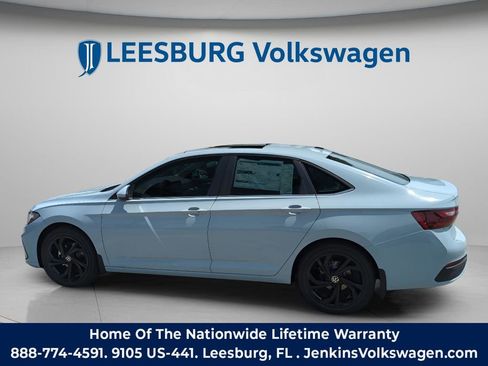 New 2026 Volkswagen Jetta SE FWD image 10