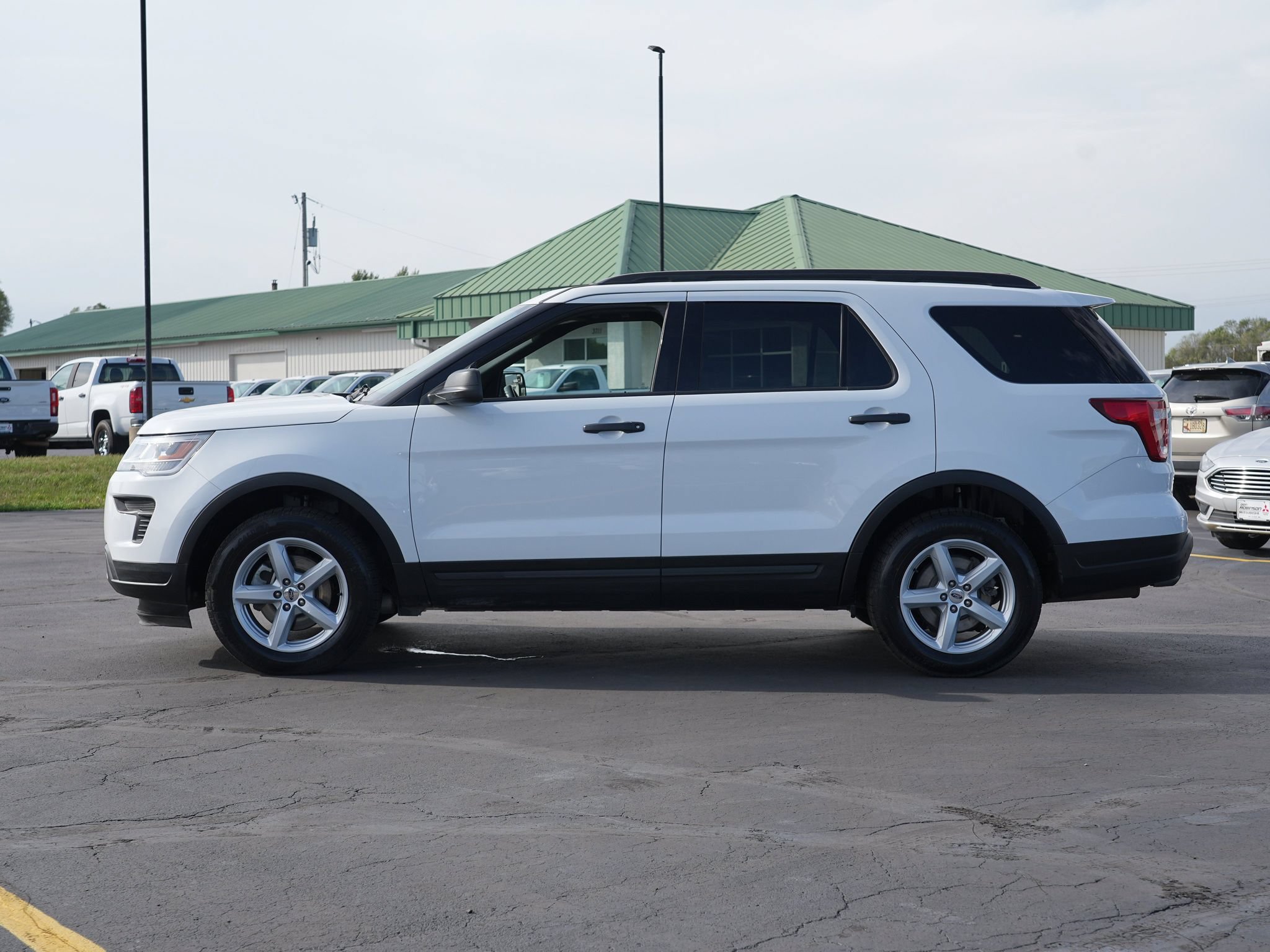 Used 2018 Ford Explorer 4WD w/ Class II Trailer Tow Package image 7