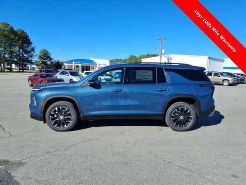 New 2026 Chevrolet Traverse LT w/ Sun and Wheel Package image 2