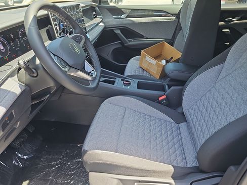 New 2026 Volkswagen Tiguan S AWD/4WD image 13