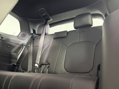 Used 2025 Honda Pilot Black Edition image 25