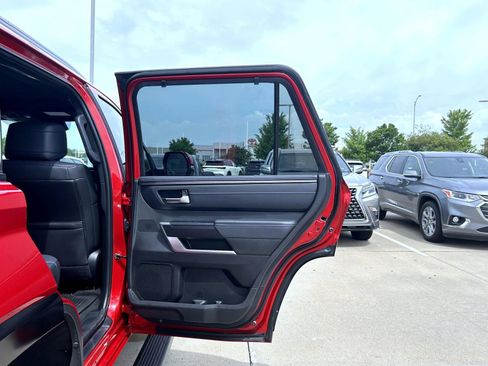 Used 2023 Toyota Sequoia Platinum image 18