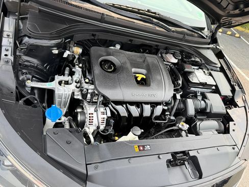 Used 2020 Hyundai Elantra SE FWD image 34