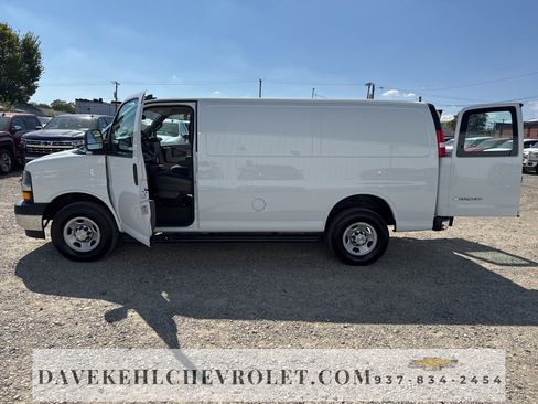 Used 2023 Chevrolet Express 2500 w/ Driver Convenience Package image 29